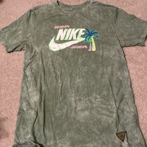 Nike Men’s Green Tie Dyed Tshirt Size Small